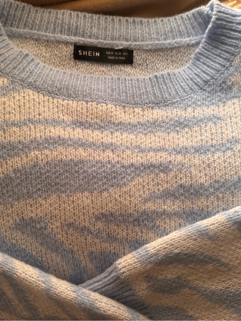 SHEIN Pale Blue & Cream Patterned Men's Crewneck Sweater